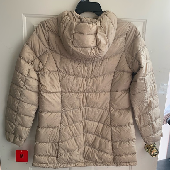 Eddie Bauer Women's Beige Hooded Puffer Coat - Picture 5 of 14